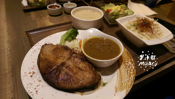 咖哩捌捌100%概念店(大魯閣草衙道):【高雄/食﹡前鎮】大魯閣草衙道餐廳.摩天輪炸物敲可愛.咖哩捌捌100%概念店(大魯閣草衙道)