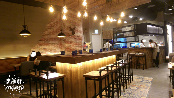 咖哩捌捌100%概念店(大魯閣草衙道):【高雄/食﹡前鎮】大魯閣草衙道餐廳.摩天輪炸物敲可愛.咖哩捌捌100%概念店(大魯閣草衙道)