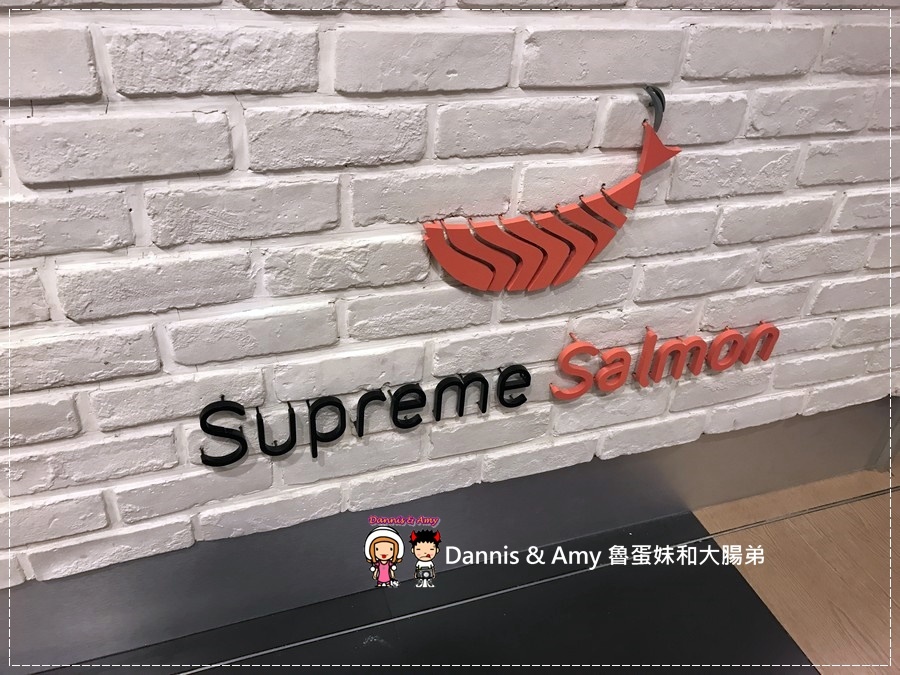 20161003《巨城美食街餐廳》Supreme Salmon美威鮭魚-新竹巨城店-全台灣第一家鮭魚料理專賣店。燉飯、義大利麵。丼飯。握壽司 ︱挪威直送現點現做有新鮮！！（附影片） (1).jpg