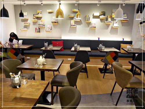 1025-Voyage Addiction Cafe 16