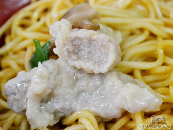 林記香菇赤肉羹14-肉羹剖面