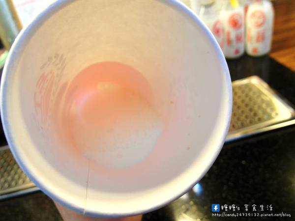 自己來紅茶鮮乳(逢甲店):〖台中│美食〗自己來紅茶鮮乳(逢甲店) ❤ 逢甲夜市新玩意!!自己動手倒飲料、封口、裝袋~除了牛乳外,還有羊乳及牛羊乳可以混搭唷!!