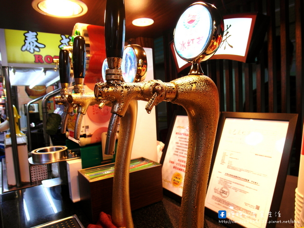 自己來紅茶鮮乳(逢甲店):〖台中│美食〗自己來紅茶鮮乳(逢甲店) ❤ 逢甲夜市新玩意!!自己動手倒飲料、封口、裝袋~除了牛乳外,還有羊乳及牛羊乳可以混搭唷!!