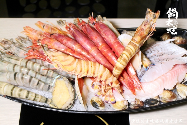 鍋太炫:後山埤蝶豆花火鍋『鍋太炫』近五分埔/白飯、麵、冬粉無限供應