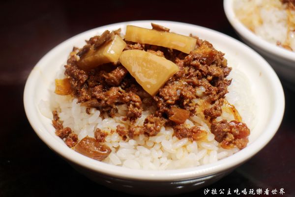 李洪担仔麵:中和興南夜市美食『李洪担仔麵』熱炒/宵夜/捷運南勢角站