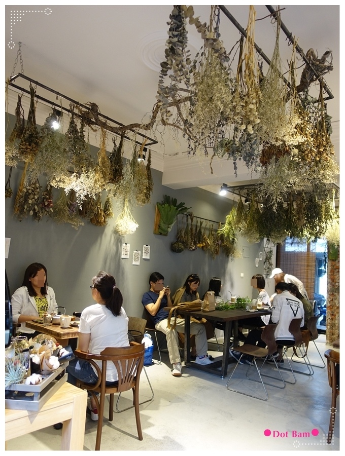 ​​黑鳶 店內 2.JPG