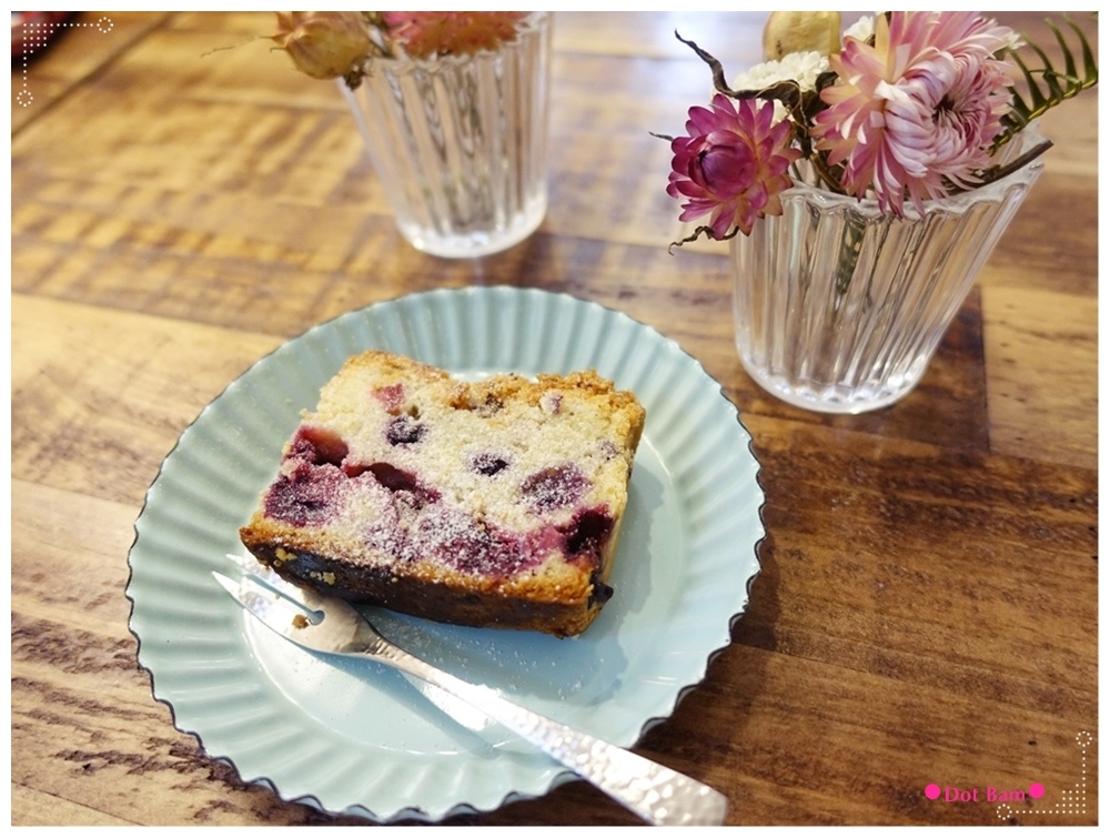 黑鳶 莓果奶酥蛋糕.JPG