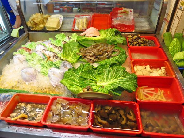 【台北美食】米粉伯鯕魚米粉-40年的美味米粉湯