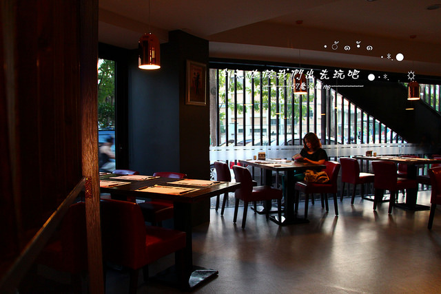 火地島：[台中♥西區]火地島。阿根廷慢火料理。炭烤風味-牛排.豬排.雞排(愛評體驗團)