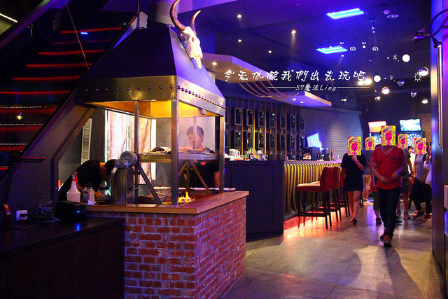 火地島：[台中♥西區]火地島。阿根廷慢火料理。炭烤風味-牛排.豬排.雞排(愛評體驗團)