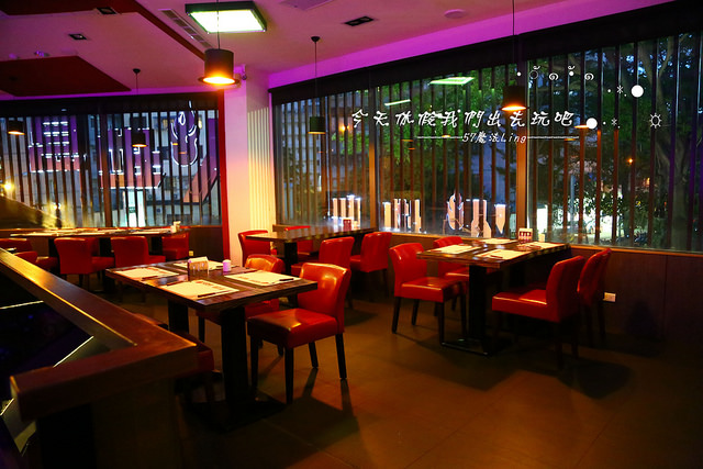 火地島：[台中♥西區]火地島。阿根廷慢火料理。炭烤風味-牛排.豬排.雞排(愛評體驗團)