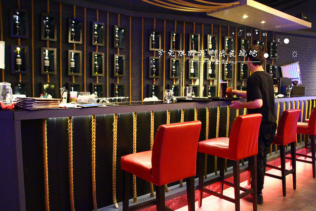 火地島：[台中♥西區]火地島。阿根廷慢火料理。炭烤風味-牛排.豬排.雞排(愛評體驗團)