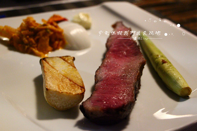 火地島：[台中♥西區]火地島。阿根廷慢火料理。炭烤風味-牛排.豬排.雞排(愛評體驗團)