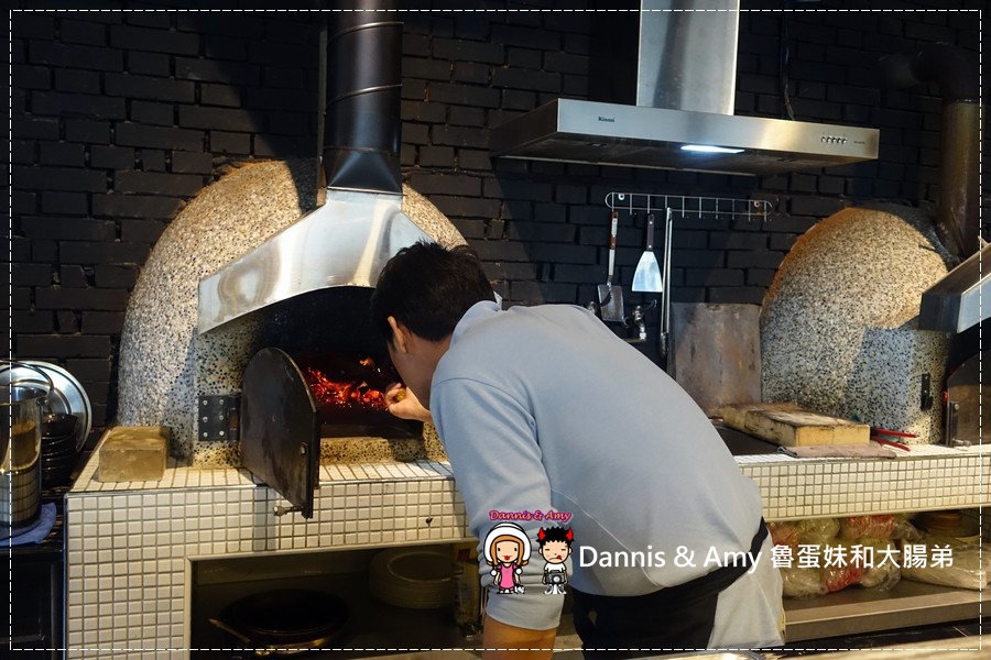 20161202《新竹南寮美食》失落沙洲主題餐廳-鎖住肉汁的窯烤牛排x脆皮德國豬腳ｘ彩虹冰沙︱近南寮漁港17公里海岸線（附影片） (29).jpg