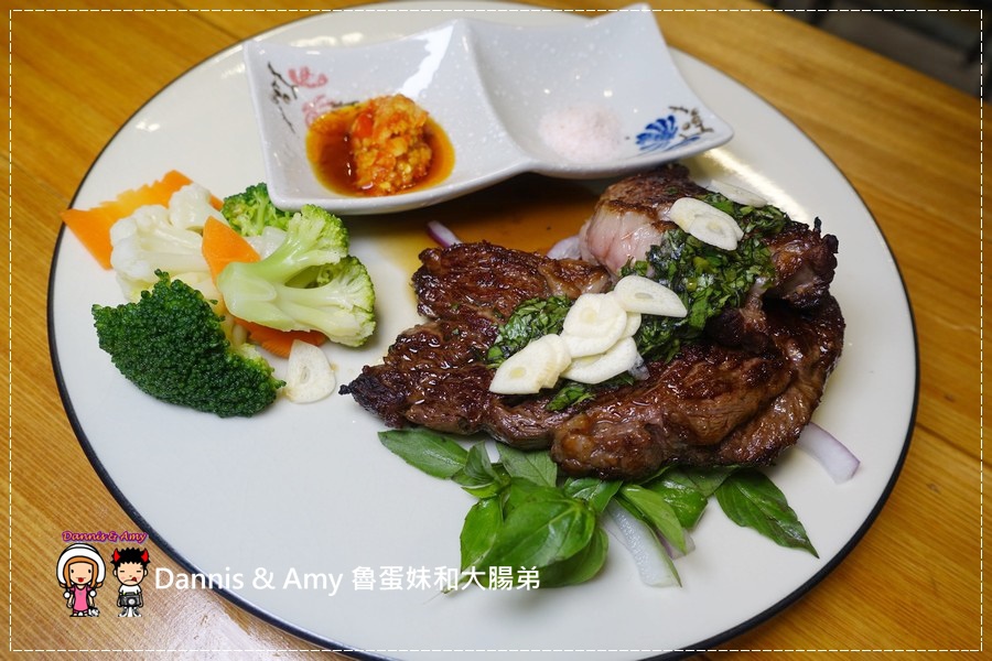 20161202《新竹南寮美食》失落沙洲主題餐廳-鎖住肉汁的窯烤牛排x脆皮德國豬腳ｘ彩虹冰沙︱近南寮漁港17公里海岸線（附影片） (20).jpg