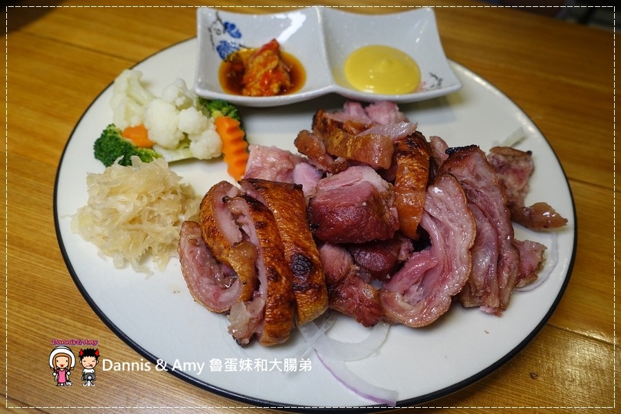 20161202《新竹南寮美食》失落沙洲主題餐廳-鎖住肉汁的窯烤牛排x脆皮德國豬腳ｘ彩虹冰沙︱近南寮漁港17公里海岸線（附影片） (14).jpg