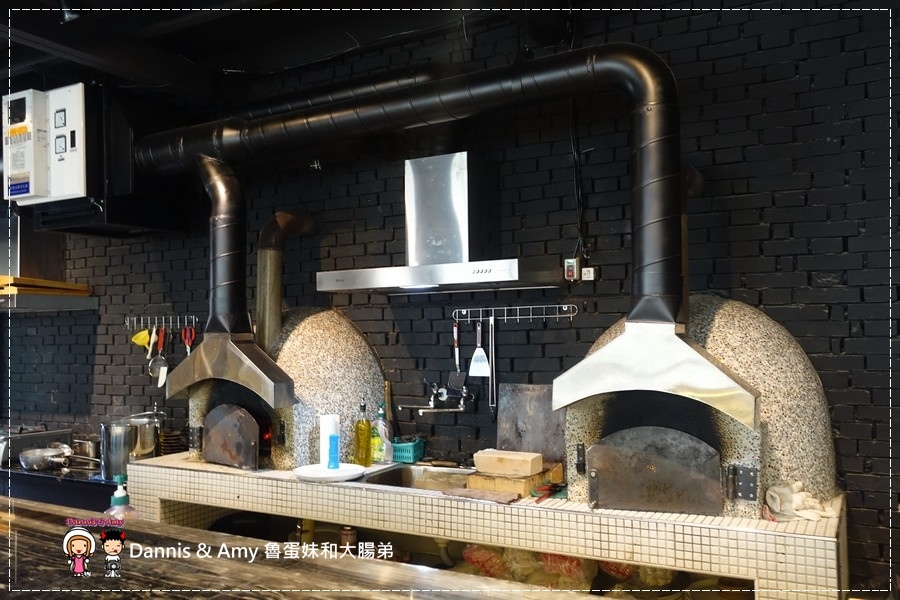 20161202《新竹南寮美食》失落沙洲主題餐廳-鎖住肉汁的窯烤牛排x脆皮德國豬腳ｘ彩虹冰沙︱近南寮漁港17公里海岸線（附影片） (42).jpg