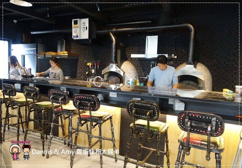 20161202《新竹南寮美食》失落沙洲主題餐廳-鎖住肉汁的窯烤牛排x脆皮德國豬腳ｘ彩虹冰沙︱近南寮漁港17公里海岸線（附影片） (35).jpg