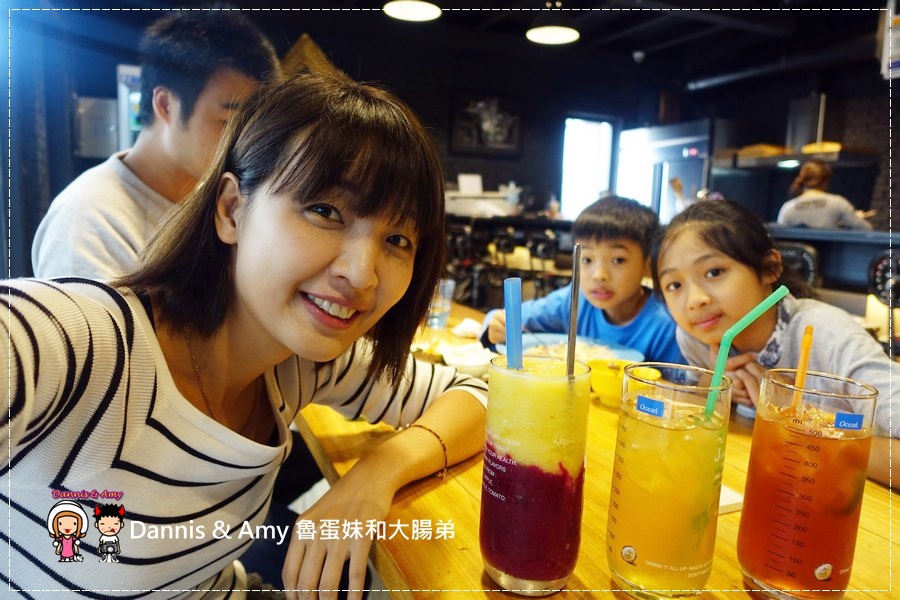 20161202《新竹南寮美食》失落沙洲主題餐廳-鎖住肉汁的窯烤牛排x脆皮德國豬腳ｘ彩虹冰沙︱近南寮漁港17公里海岸線（附影片） (17).jpg