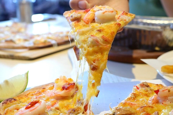 來我家吃披薩手工窯烤專賣店：【桃園美食】『來我家吃披薩手工窯烤專賣店』豆鼓臭豆腐、堅果榴槤、三杯青醬筊白筍~台灣味小吃也能變成披薩