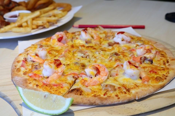 來我家吃披薩手工窯烤專賣店：【桃園美食】『來我家吃披薩手工窯烤專賣店』豆鼓臭豆腐、堅果榴槤、三杯青醬筊白筍~台灣味小吃也能變成披薩