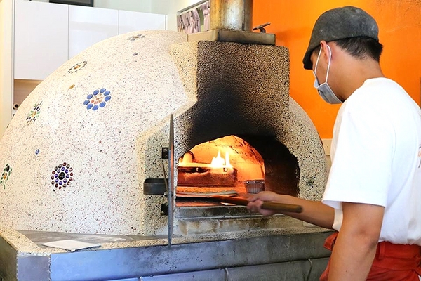 來我家吃披薩手工窯烤專賣店：【桃園美食】『來我家吃披薩手工窯烤專賣店』豆鼓臭豆腐、堅果榴槤、三杯青醬筊白筍~台灣味小吃也能變成披薩