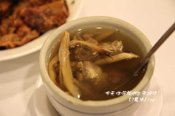 阿水師豬腳大王:台中~阿水師豬腳大王