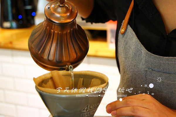 waka caf'e：[台中♥南屯區 ] waka caf'e小農咖啡。『愛評體驗團』。小農單品精選-藝伎咖啡手工現煮。