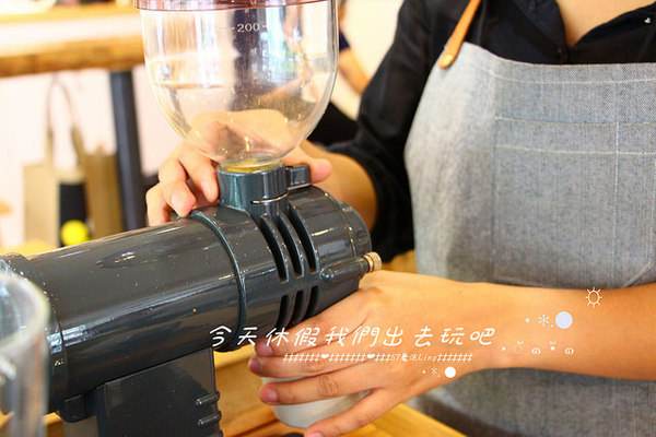 waka caf'e：[台中♥南屯區 ] waka caf'e小農咖啡。『愛評體驗團』。小農單品精選-藝伎咖啡手工現煮。