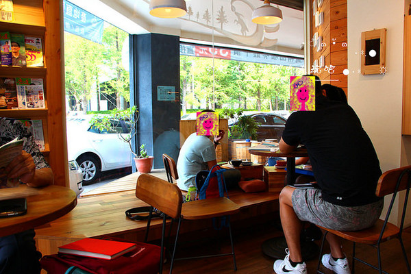 waka caf'e：[台中♥南屯區 ] waka caf'e小農咖啡。『愛評體驗團』。小農單品精選-藝伎咖啡手工現煮。