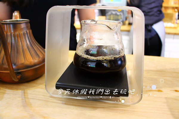 waka caf'e：[台中♥南屯區 ] waka caf'e小農咖啡。『愛評體驗團』。小農單品精選-藝伎咖啡手工現煮。