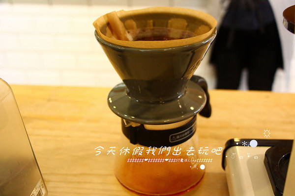 waka caf'e：[台中♥南屯區 ] waka caf'e小農咖啡。『愛評體驗團』。小農單品精選-藝伎咖啡手工現煮。