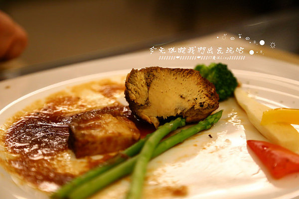 東方喜悅：[台中♥南屯區]東方喜悅。愛評體驗團(精緻蔬食無菜單料理)。讓吃素變得豐富起來