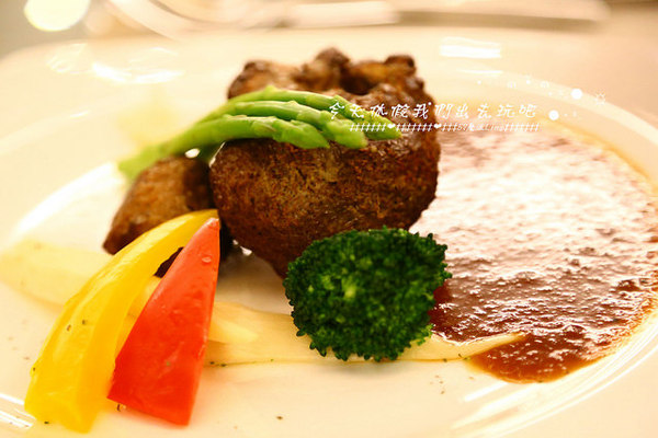 東方喜悅：[台中♥南屯區]東方喜悅。愛評體驗團(精緻蔬食無菜單料理)。讓吃素變得豐富起來