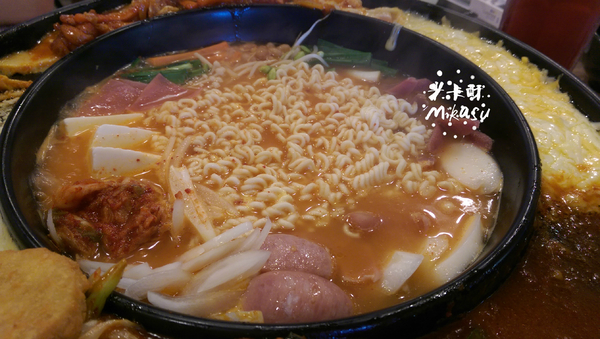 OMAYA春川炒雞(高雄七賢店):【高雄/食﹡新興】人氣韓式料理.辛普森湯一鍋三吃.OMAYA春川炒雞(高雄七賢店)