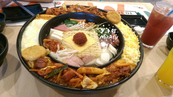 OMAYA春川炒雞(高雄七賢店):【高雄/食﹡新興】人氣韓式料理.辛普森湯一鍋三吃.OMAYA春川炒雞(高雄七賢店)