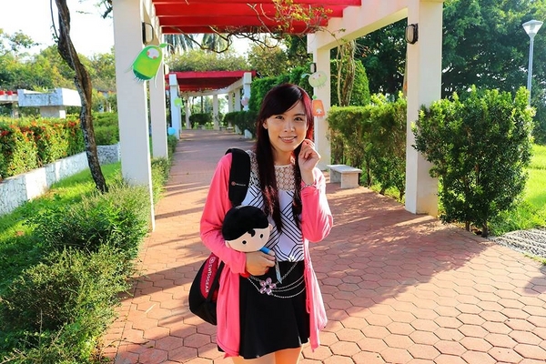 泰安服務區:【苗栗景點】IG的新熱門打卡景點~泰安服務區休息站/超夢幻的旋轉木馬不旋轉及浪漫的粉紅色LOVE裝置藝術以及巨型書桌椅