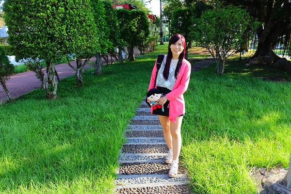 泰安服務區:【苗栗景點】IG的新熱門打卡景點~泰安服務區休息站/超夢幻的旋轉木馬不旋轉及浪漫的粉紅色LOVE裝置藝術以及巨型書桌椅