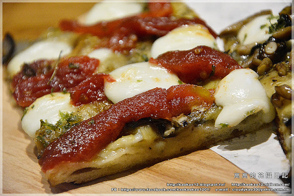 Square Pizza al Taglio方(大魯閣草衙道)：【高雄】前鎮區。Square Pizza al Taglio 方《方形披薩》大魯閣草衙道店