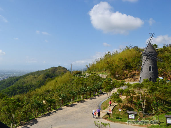 金車伯朗城堡咖啡館28-城堡1館-樓頂-大風車方向