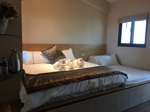 CIAO精品民宿：[宜蘭頭城住宿]大手牽小手一起渡兩日一夜~＂ CIAO精品民宿＂~像家一樣自由自在~夜晚悠然自得品酒賞星空