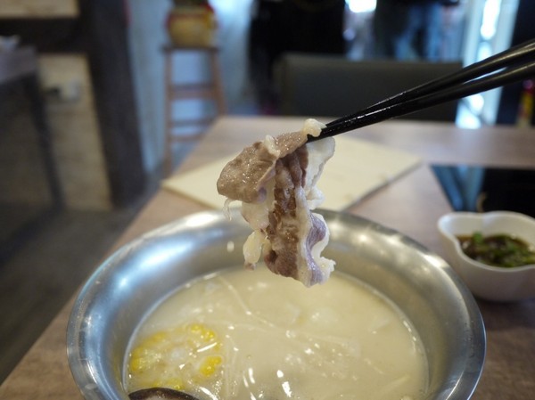 品湯。白色麻辣鍋專賣店：品湯。白色麻辣鍋專賣店