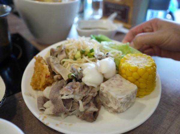 品湯。白色麻辣鍋專賣店：品湯。白色麻辣鍋專賣店