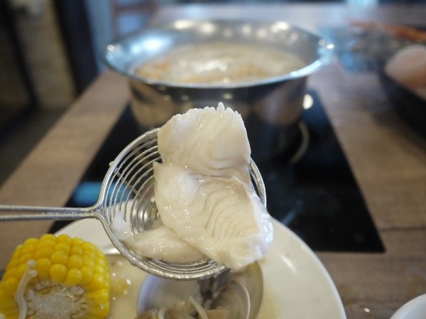 品湯。白色麻辣鍋專賣店：品湯。白色麻辣鍋專賣店