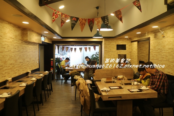 品湯。白色麻辣鍋專賣店：【台北大安區】來自馬來西亞檳城的白色麻辣湯『品湯。白色麻辣鍋專賣店』大安區火鍋推薦、捷運信義安和站、打卡送美國特選牛