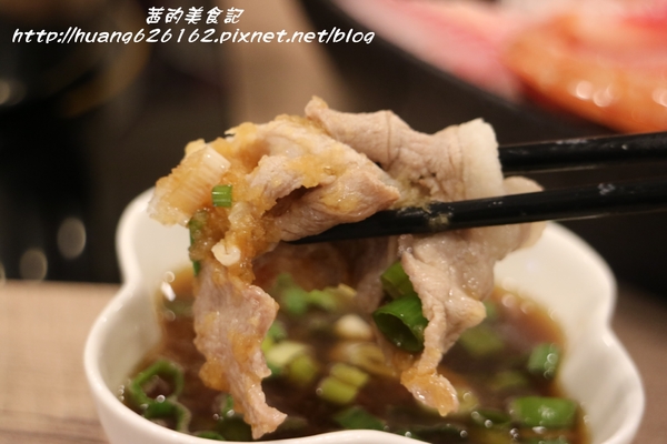 品湯。白色麻辣鍋專賣店：【台北大安區】來自馬來西亞檳城的白色麻辣湯『品湯。白色麻辣鍋專賣店』大安區火鍋推薦、捷運信義安和站、打卡送美國特選牛