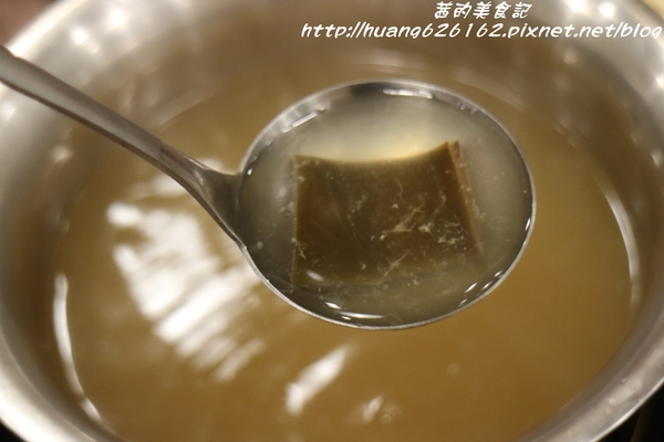 品湯。白色麻辣鍋專賣店：【台北大安區】來自馬來西亞檳城的白色麻辣湯『品湯。白色麻辣鍋專賣店』大安區火鍋推薦、捷運信義安和站、打卡送美國特選牛