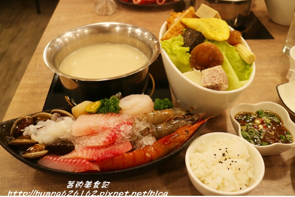 品湯。白色麻辣鍋專賣店：【台北大安區】來自馬來西亞檳城的白色麻辣湯『品湯。白色麻辣鍋專賣店』大安區火鍋推薦、捷運信義安和站、打卡送美國特選牛