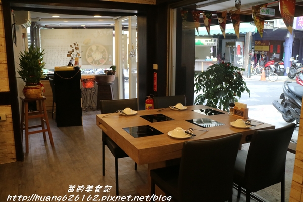 品湯。白色麻辣鍋專賣店：【台北大安區】來自馬來西亞檳城的白色麻辣湯『品湯。白色麻辣鍋專賣店』大安區火鍋推薦、捷運信義安和站、打卡送美國特選牛