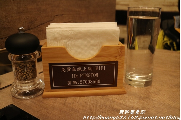 品湯。白色麻辣鍋專賣店：【台北大安區】來自馬來西亞檳城的白色麻辣湯『品湯。白色麻辣鍋專賣店』大安區火鍋推薦、捷運信義安和站、打卡送美國特選牛